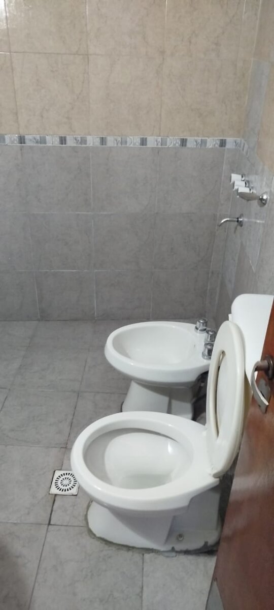 CASA 2 DORMITORIOS AMOBLADA CON JARDÍN Y COCHERA - 21