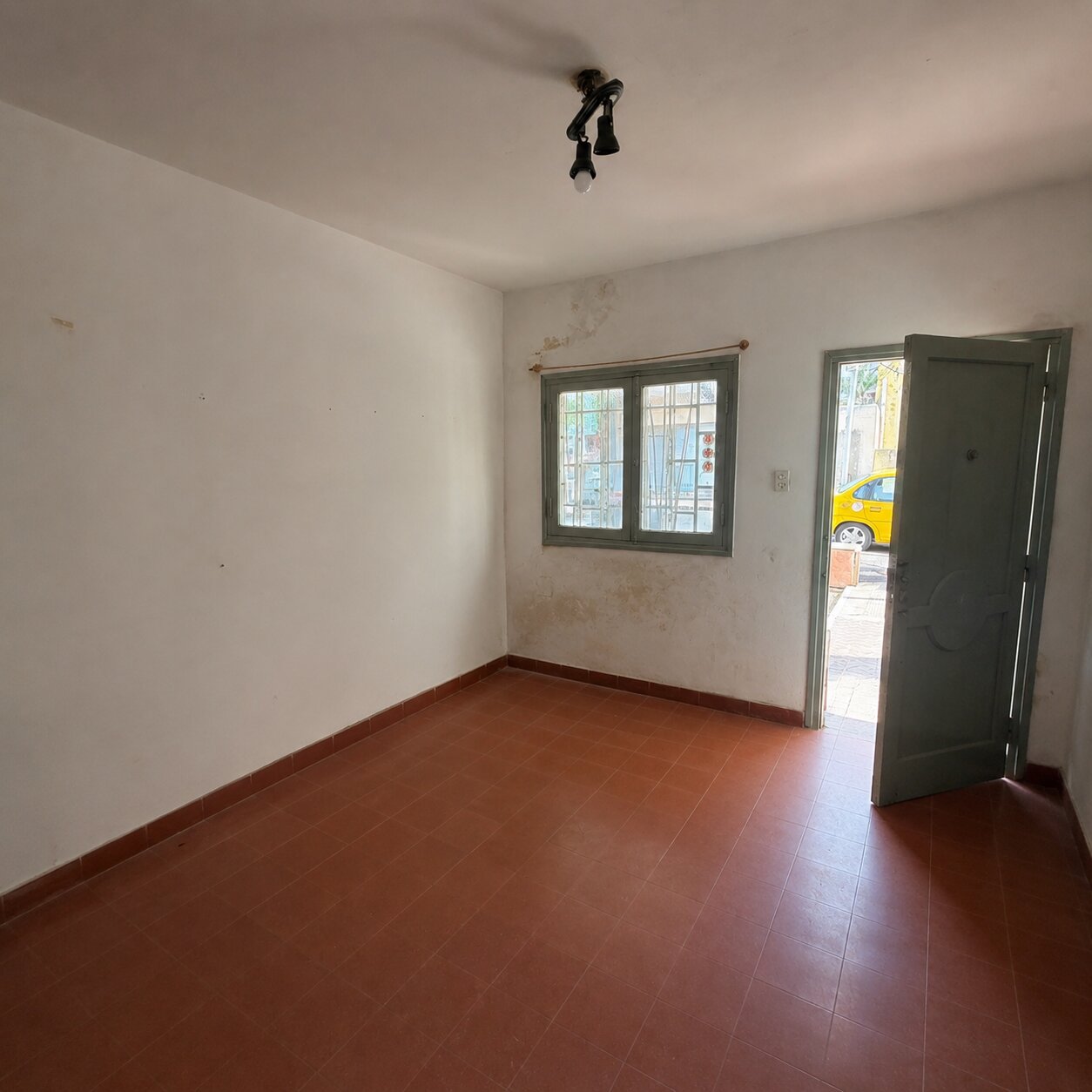CASA PARA FLIPPING INMOBILIARIO – BARRIO CENTRO AMÉRICA | 250 M² DE TERRENO - 2