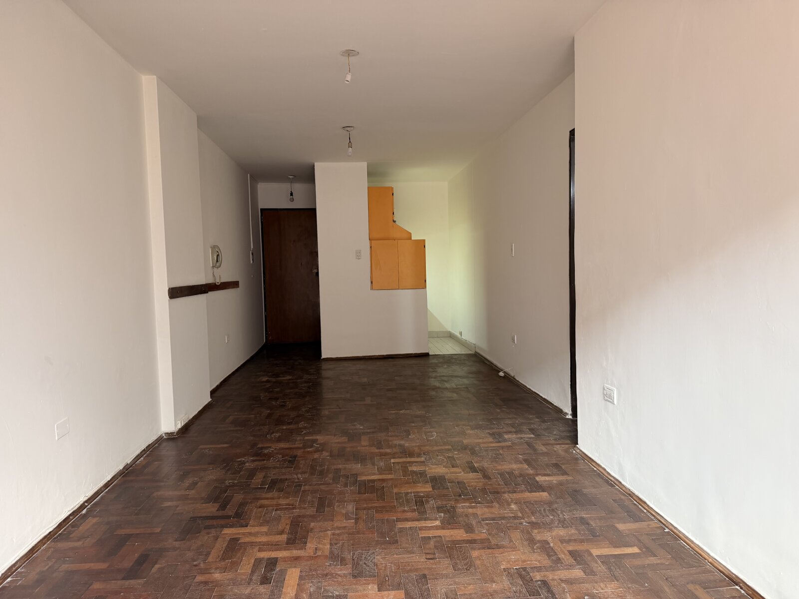 Oportunidad! Monoambiente en el centro con terraza propia. Excelente para inversion. Desocupado — foto 10