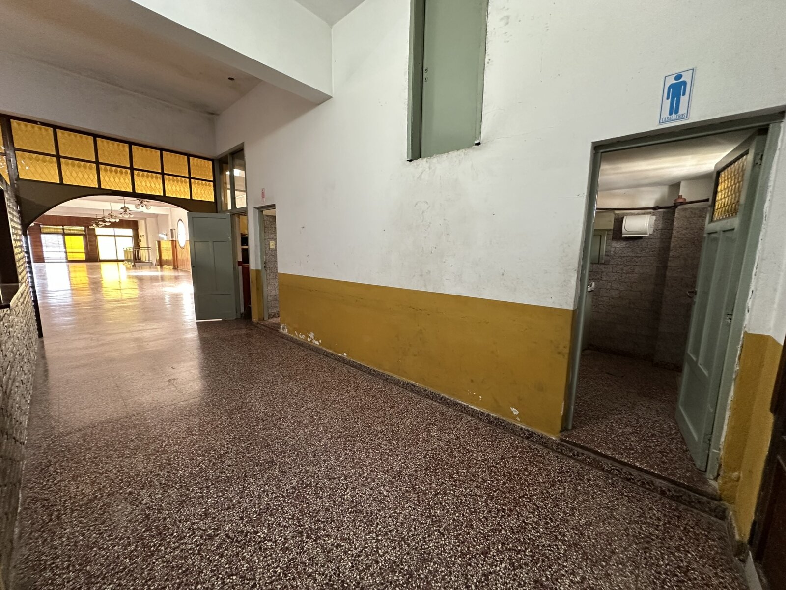 LOCAL COMERCIAL PLANTA ALTA - 18