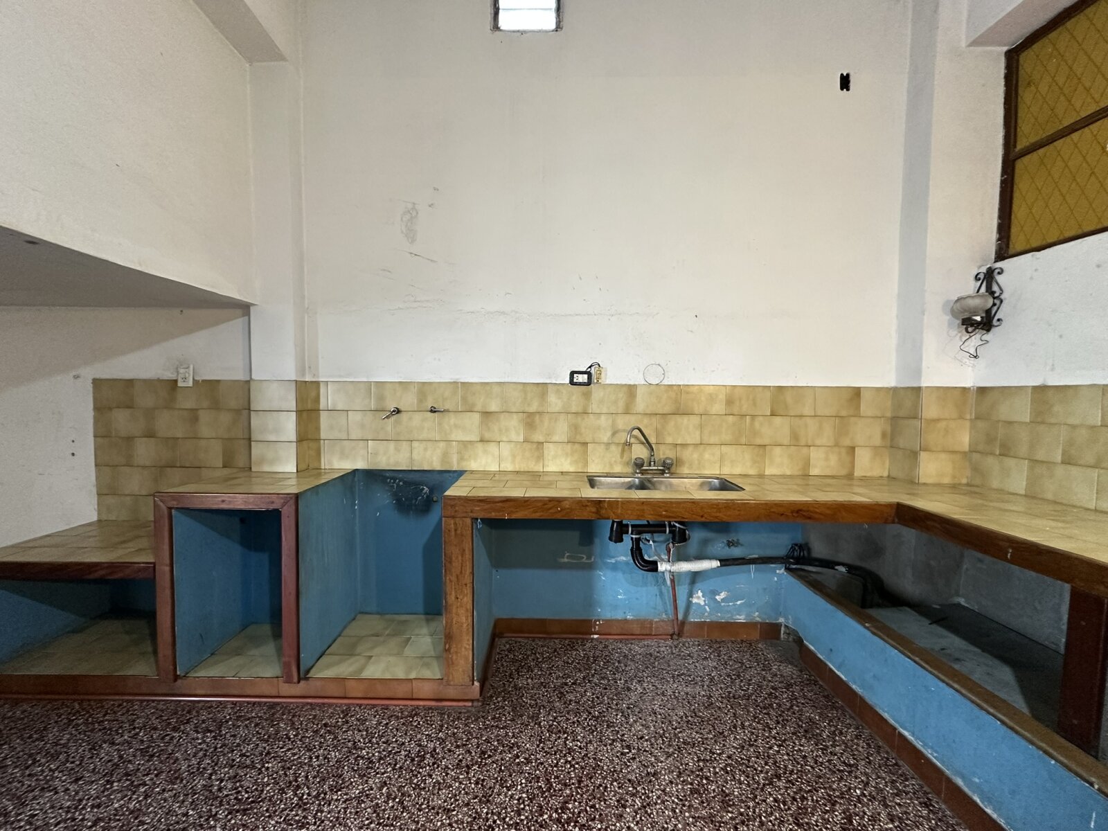 LOCAL COMERCIAL PLANTA ALTA - 24