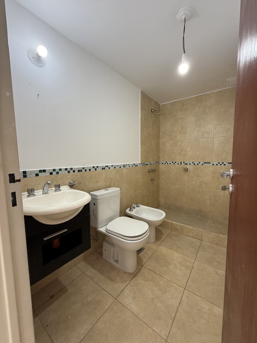 Venta Duplex 3 dormitorios con cochera y patio amplio en Docta Avenida - Imagen 12