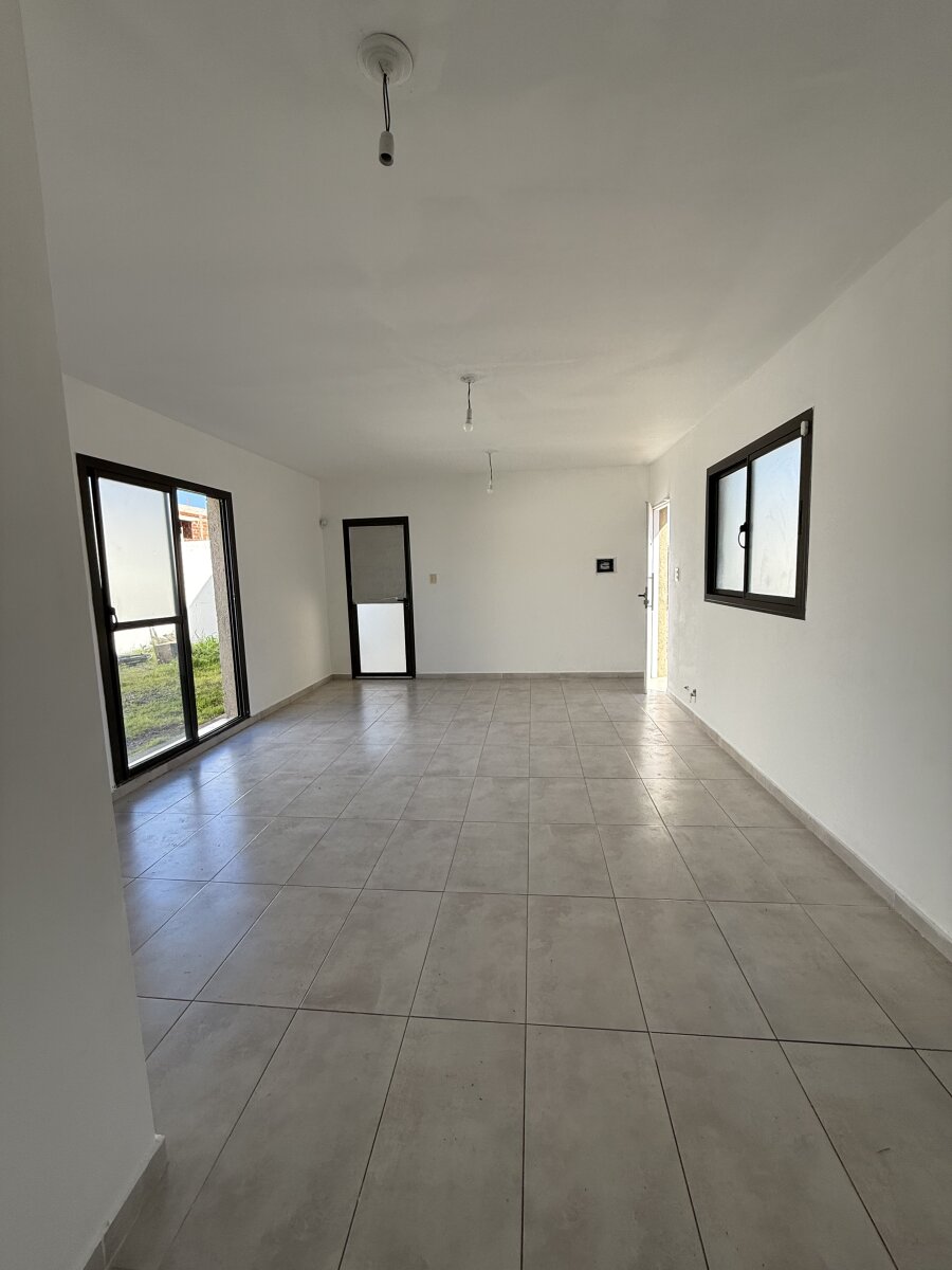 Venta Duplex 3 dormitorios con cochera y patio amplio en Docta Avenida - Imagen 3