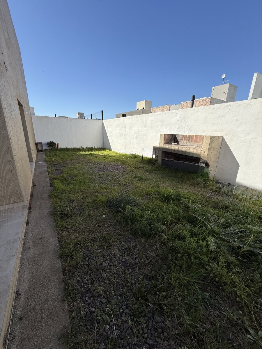 Venta Duplex 3 dormitorios con cochera y patio amplio en Docta Avenida - Imagen 17