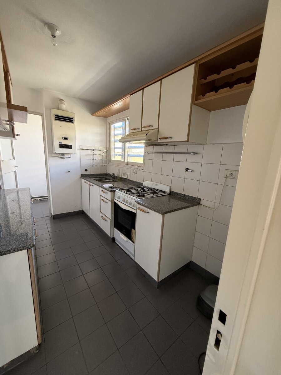 Venta Departamento 4 dormitorios 2 baños con Cochera en Cofico APTO CREDITO — foto 5