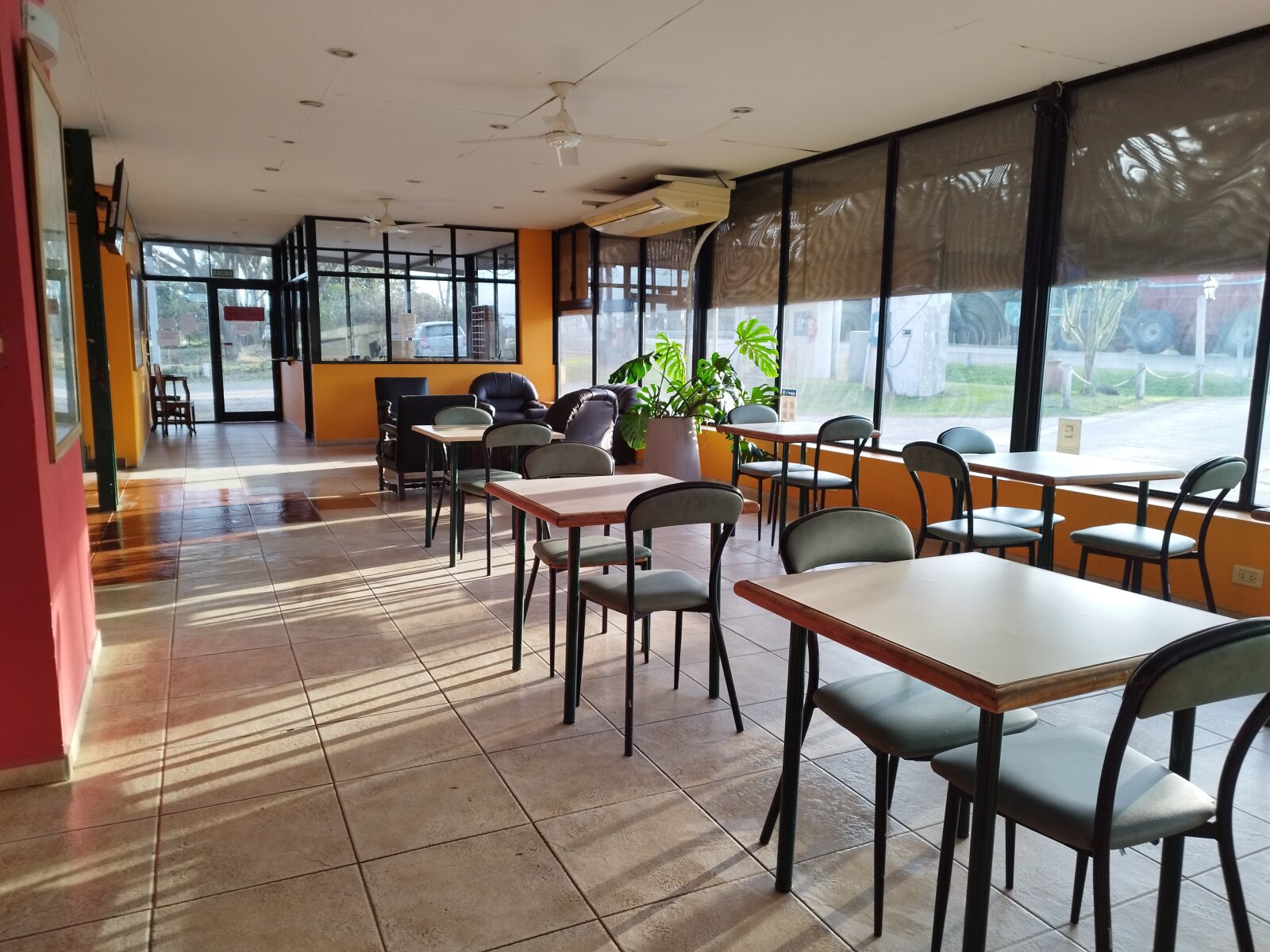 VENTA | Hotel con gran potencial turístico -Hotel Sanguinetti – Victoria, Entre - 17