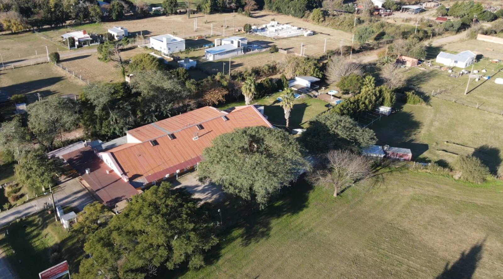 VENTA | Hotel con gran potencial turístico -Hotel Sanguinetti – Victoria, Entre - 3