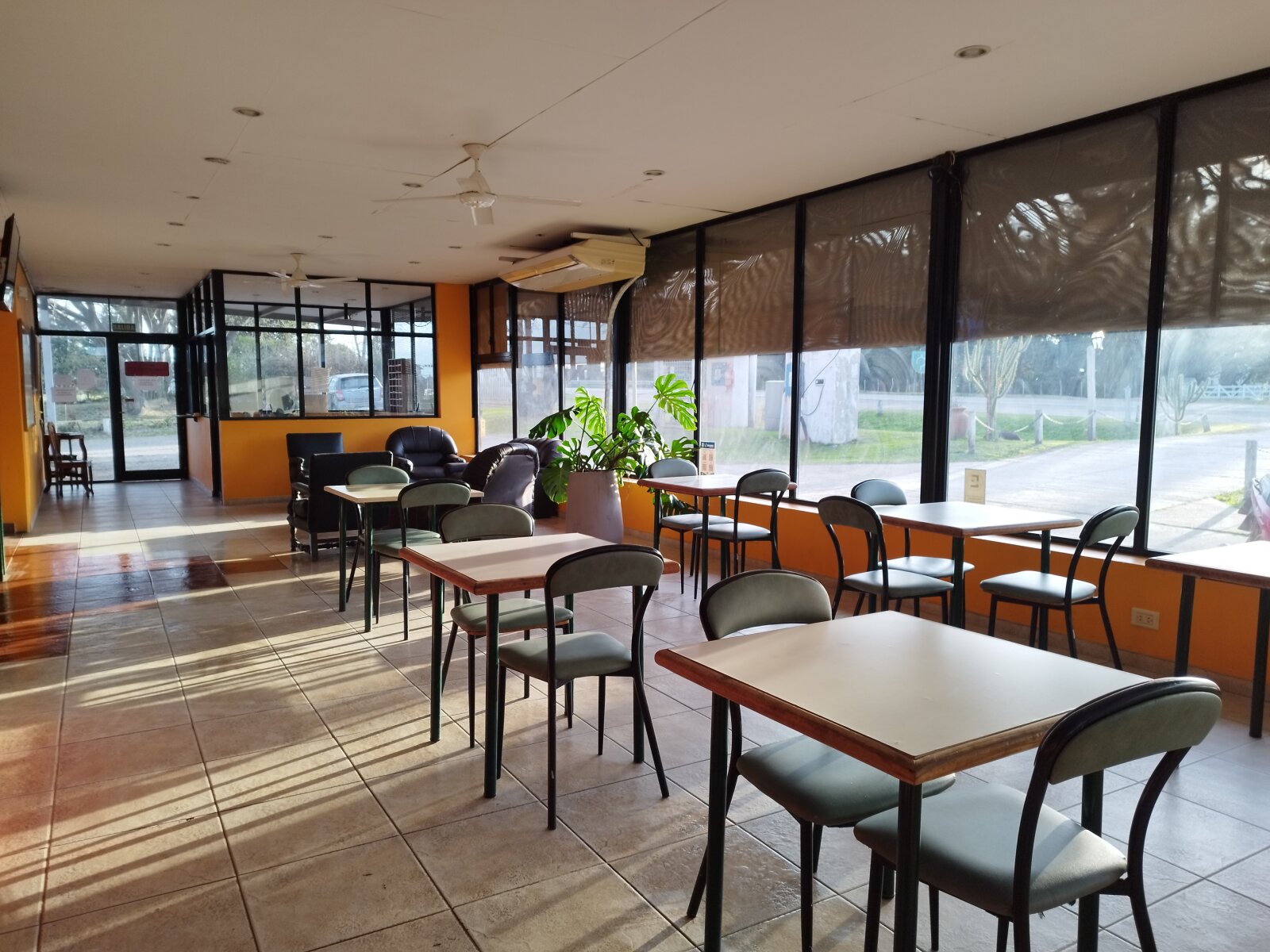 VENTA | Hotel con gran potencial turístico -Hotel Sanguinetti – Victoria, Entre - 16