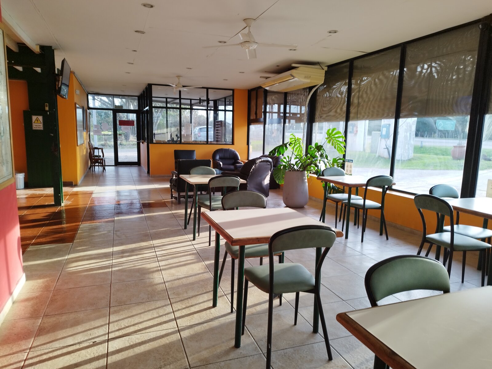 VENTA | Hotel con gran potencial turístico -Hotel Sanguinetti – Victoria, Entre - 25