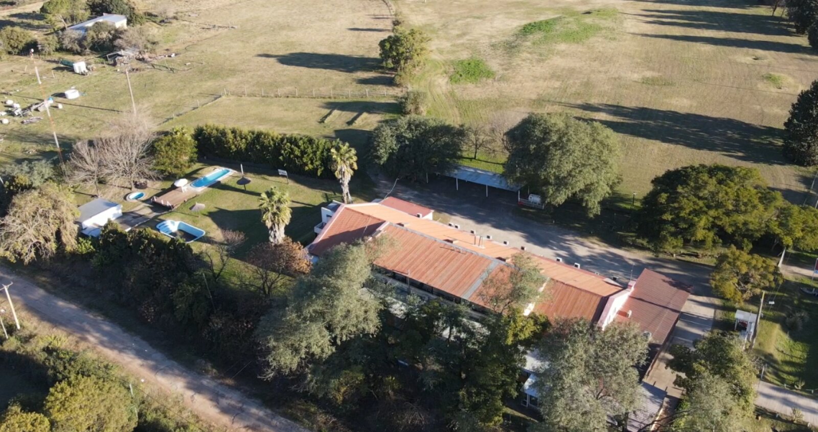 VENTA | Hotel con gran potencial turístico -Hotel Sanguinetti – Victoria, Entre - 1