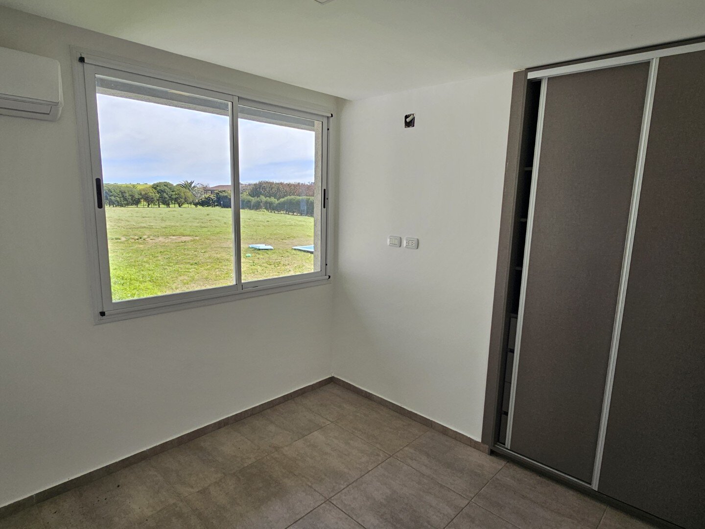 VENTA | Casa de 3 dormitorios con pileta y amplio terreno! Barrio Los Algarrobos – Victoria, Entre Ríos - 17