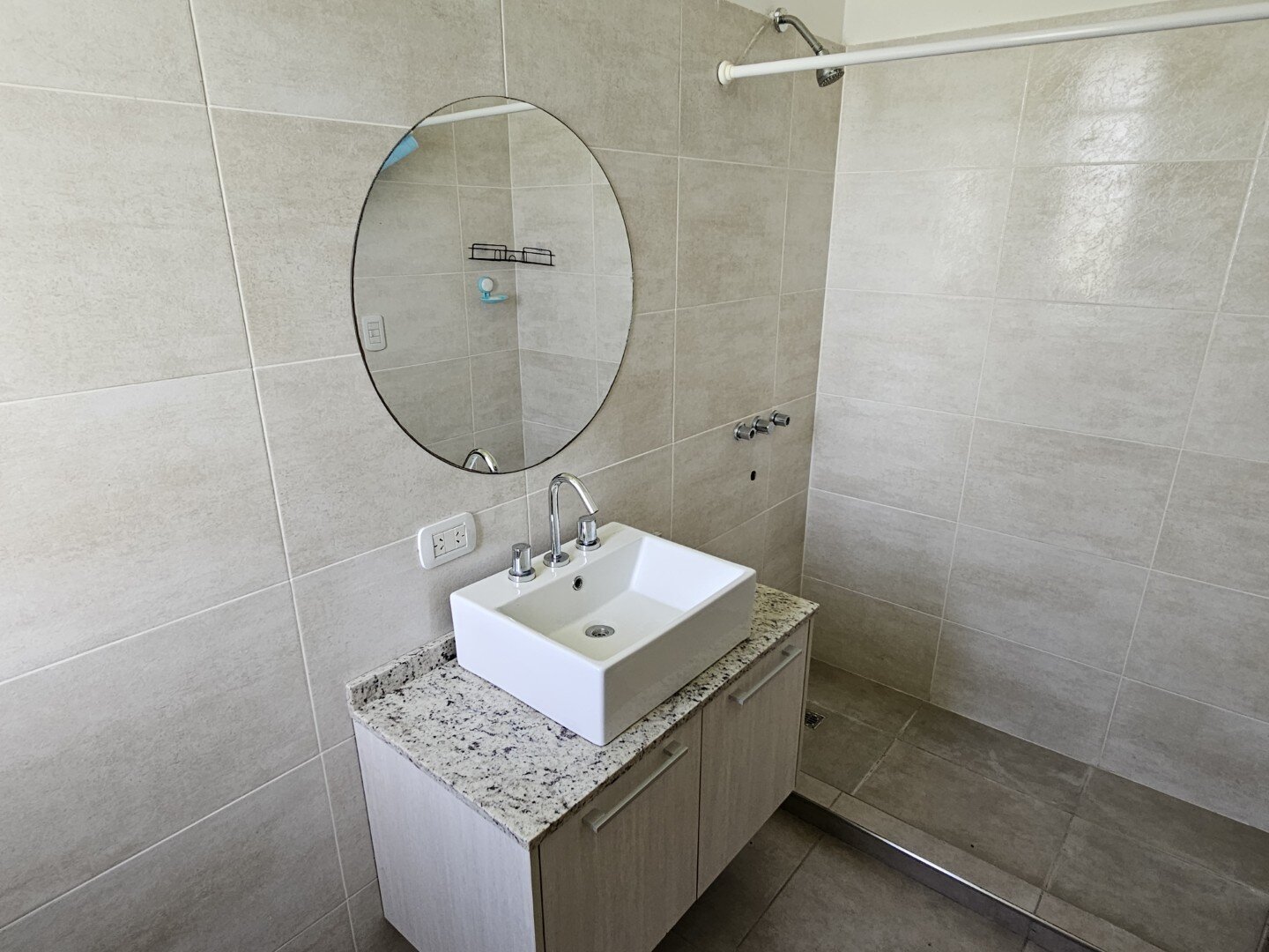 VENTA | Casa de 3 dormitorios con pileta y amplio terreno! Barrio Los Algarrobos – Victoria, Entre Ríos - 14
