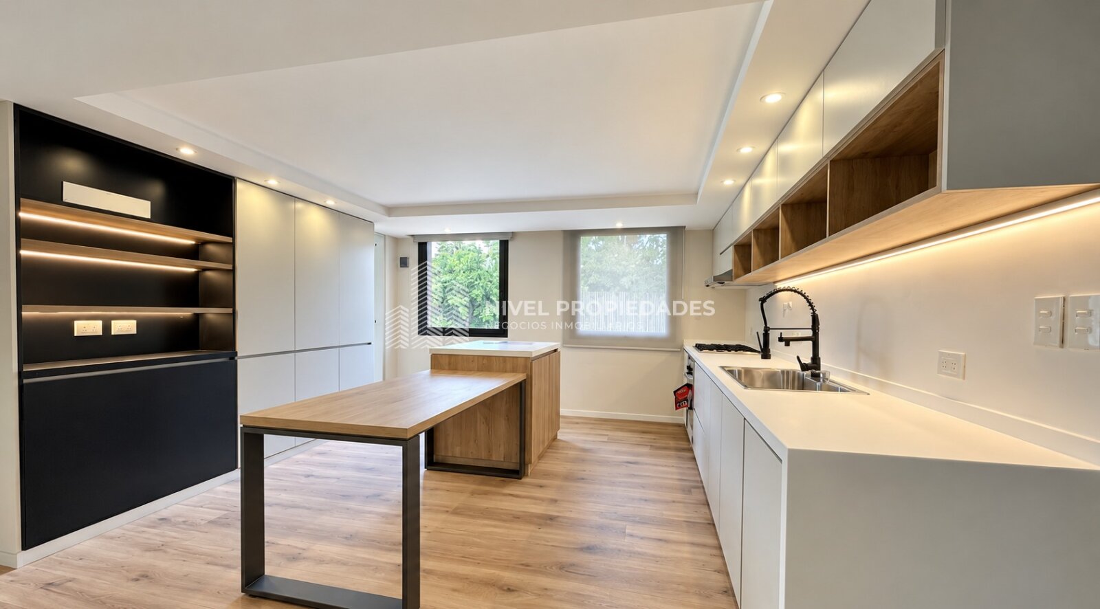 CHALET 5 AMB CON PILETA, PARQUE Y QUINCHO EN ALQUILER - CASTELAR — foto 4