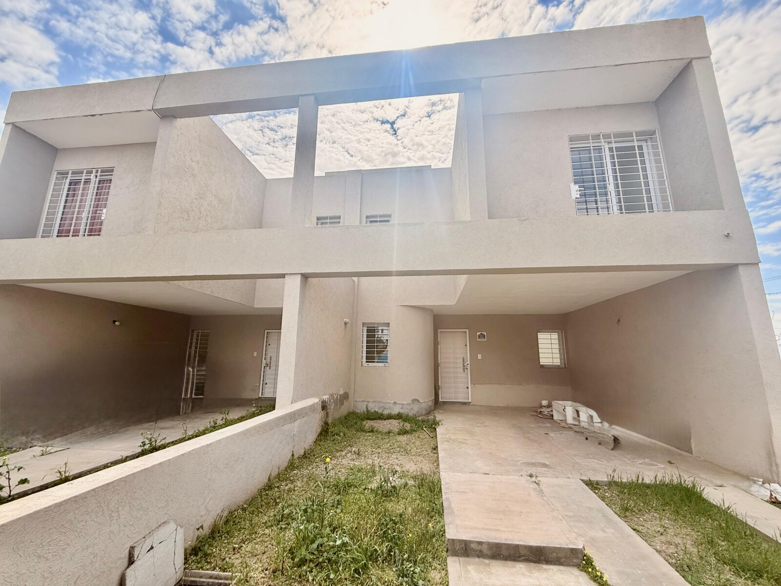 VENTA CASA BARRIO NORTE 2 DORM VILLA ALLENDE CALEFACCION