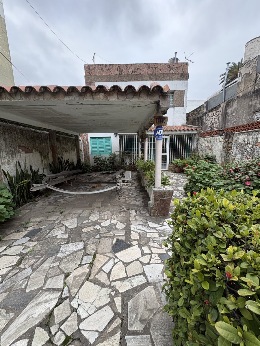 Carrasco 1680 - Casa en PB y Departamento en PA - Arroyito — foto 2