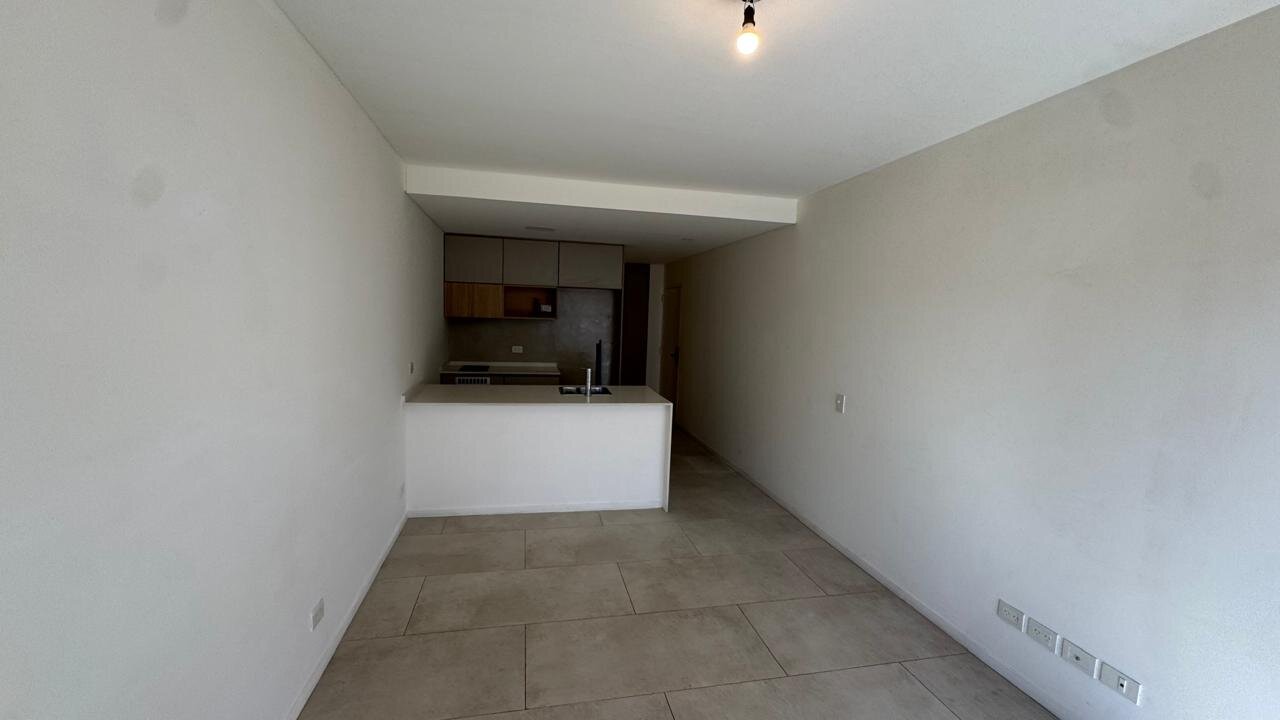 Monoambiente en alquier - Balcón con parrilla - Colegailes - 6