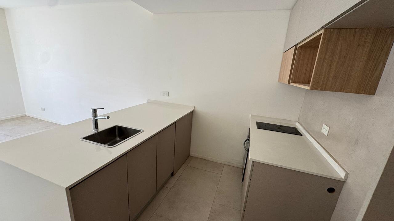 Monoambiente en alquier - Balcón con parrilla - Colegailes - 8