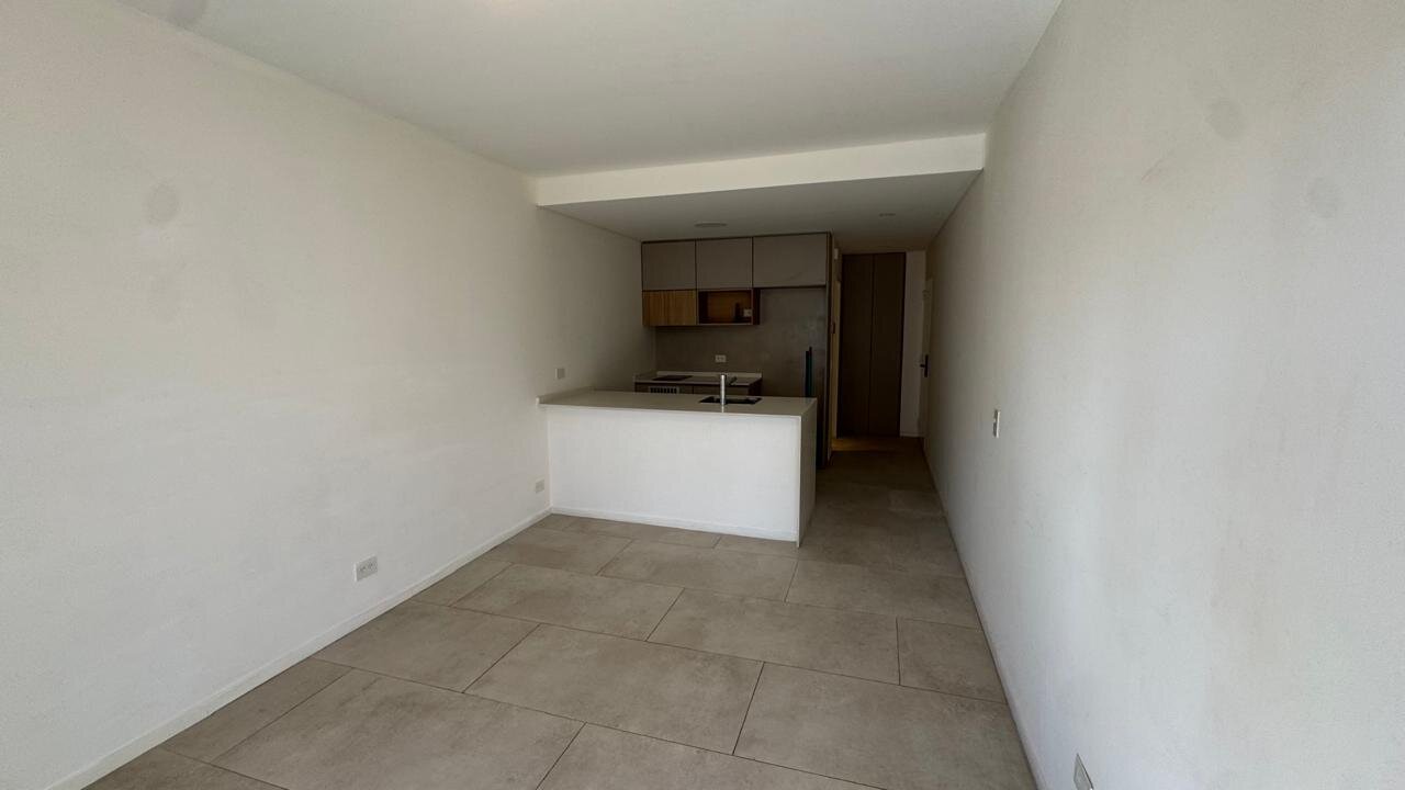Monoambiente en alquier - Balcón con parrilla - Colegailes - 7