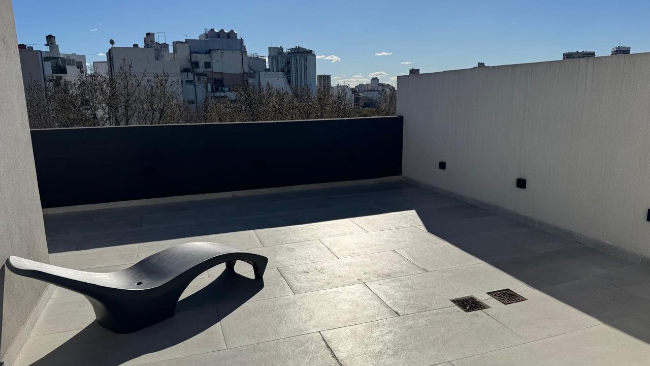 Monoambiente en alquier - Balcón con parrilla - Colegailes - 16