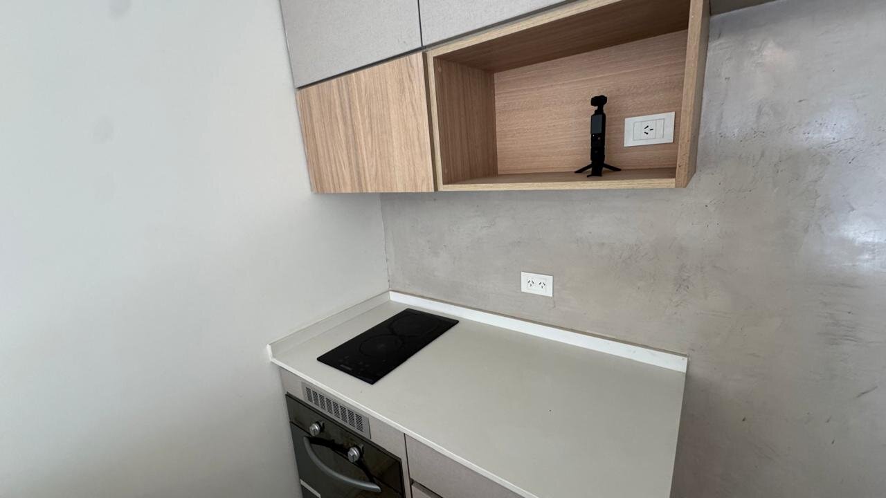Monoambiente en alquier - Balcón con parrilla - Colegailes - 9