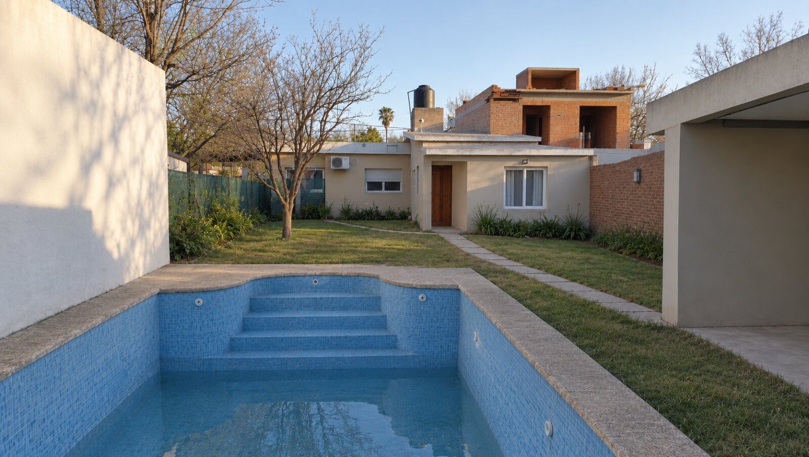 CASA EN VENTA- VARELA 1954
