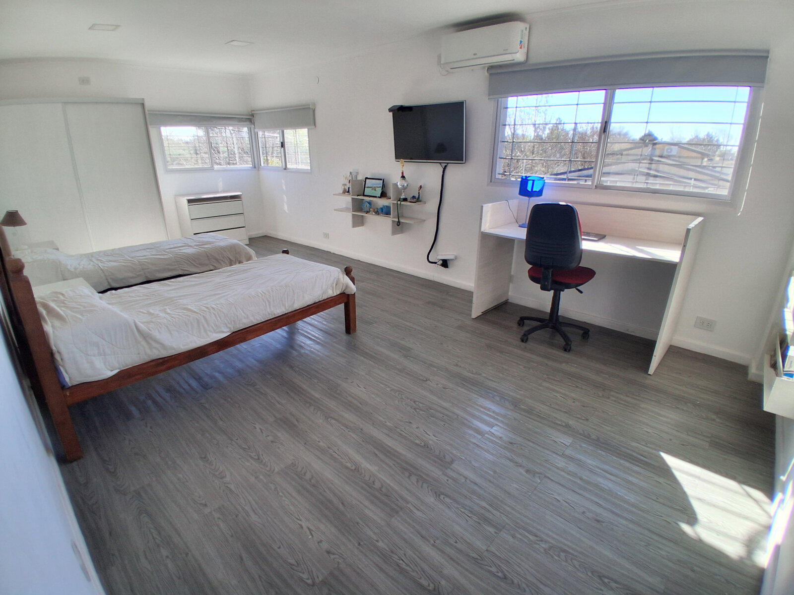 Amplia casa de 3 dormitorios a la venta en Ibarlucea. - 32