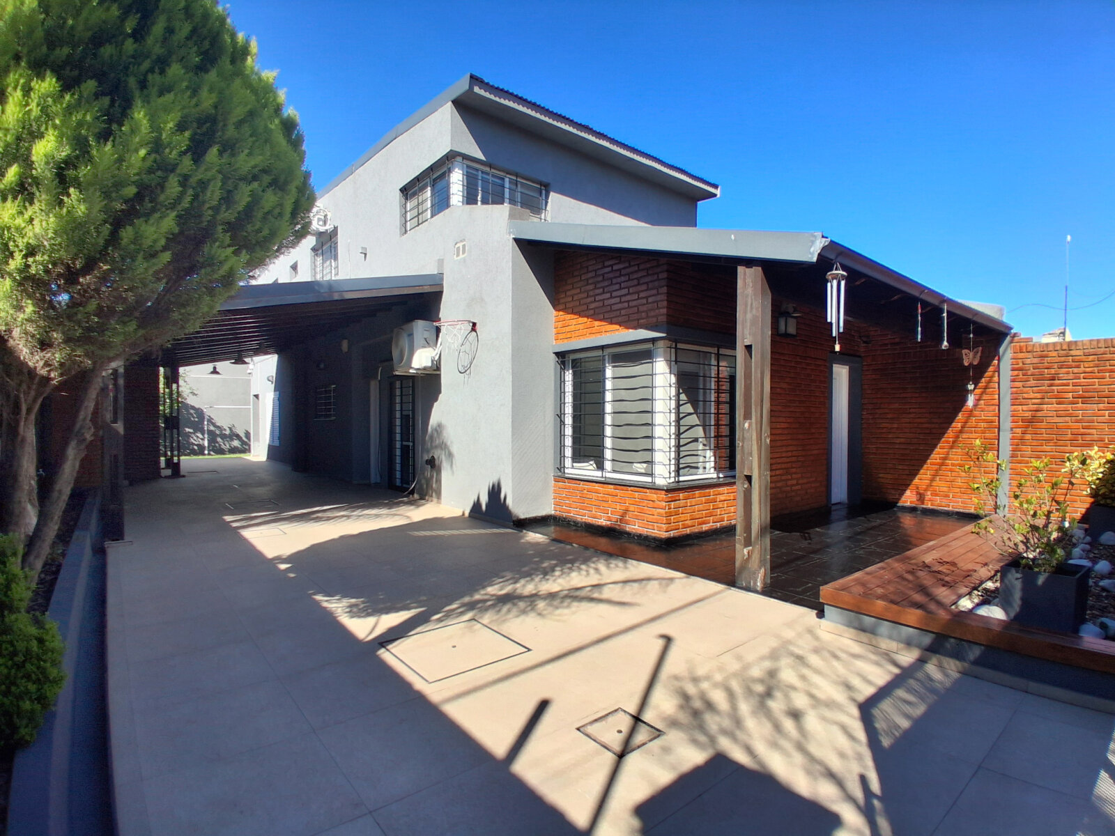 Amplia casa de 3 dormitorios a la venta en Ibarlucea. - 2