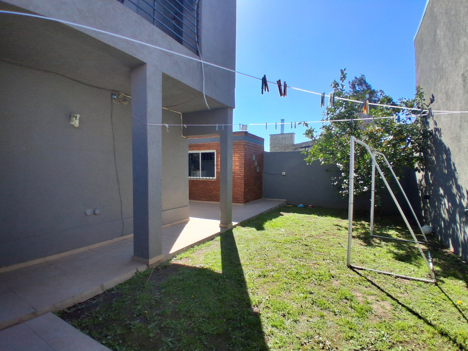 Amplia casa de 3 dormitorios a la venta en Ibarlucea. - 9