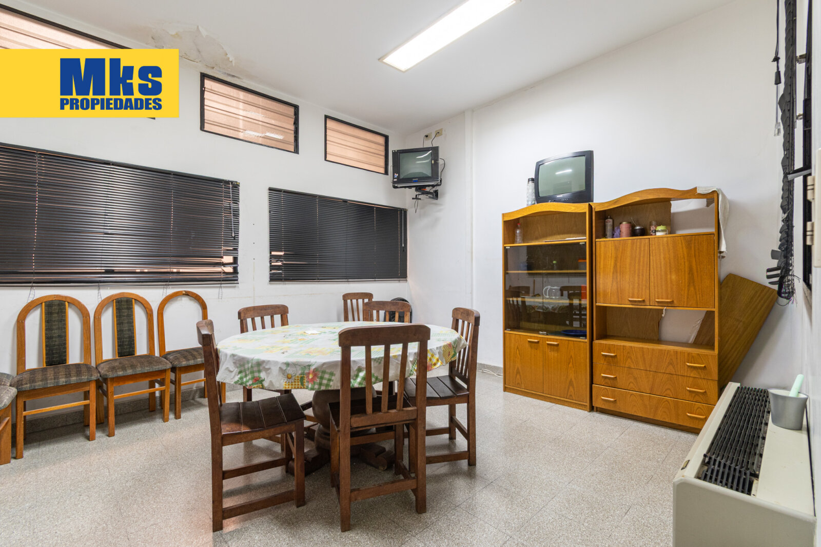 Venta. Galpon con oficinas y estacionamientos. Pompeya. - 41