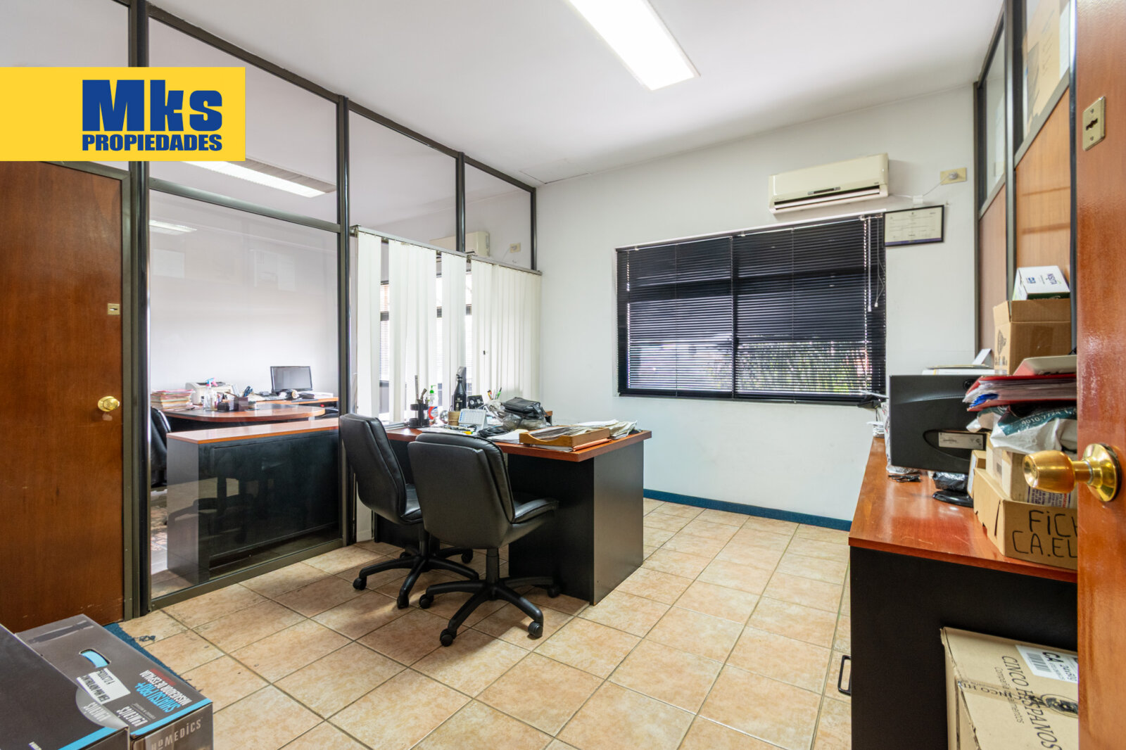 Venta. Galpon con oficinas y estacionamientos. Pompeya. - 26