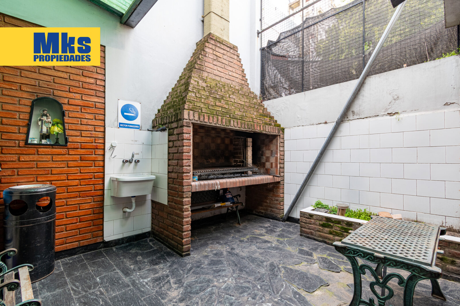 Venta. Galpon con oficinas y estacionamientos. Pompeya. - 38
