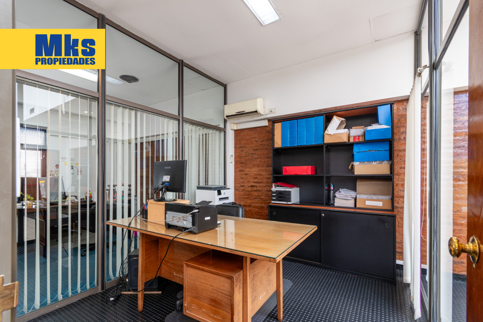 Venta. Galpon con oficinas y estacionamientos. Pompeya. - 24