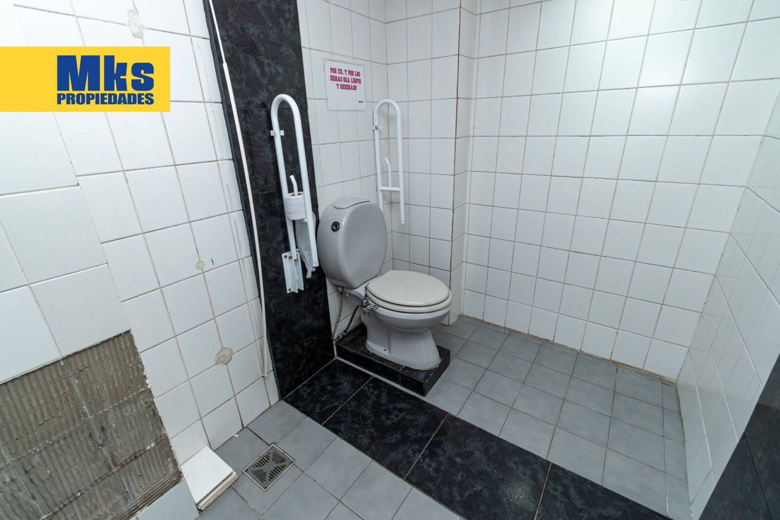 Venta. Galpon con oficinas y estacionamientos. Pompeya. - 46