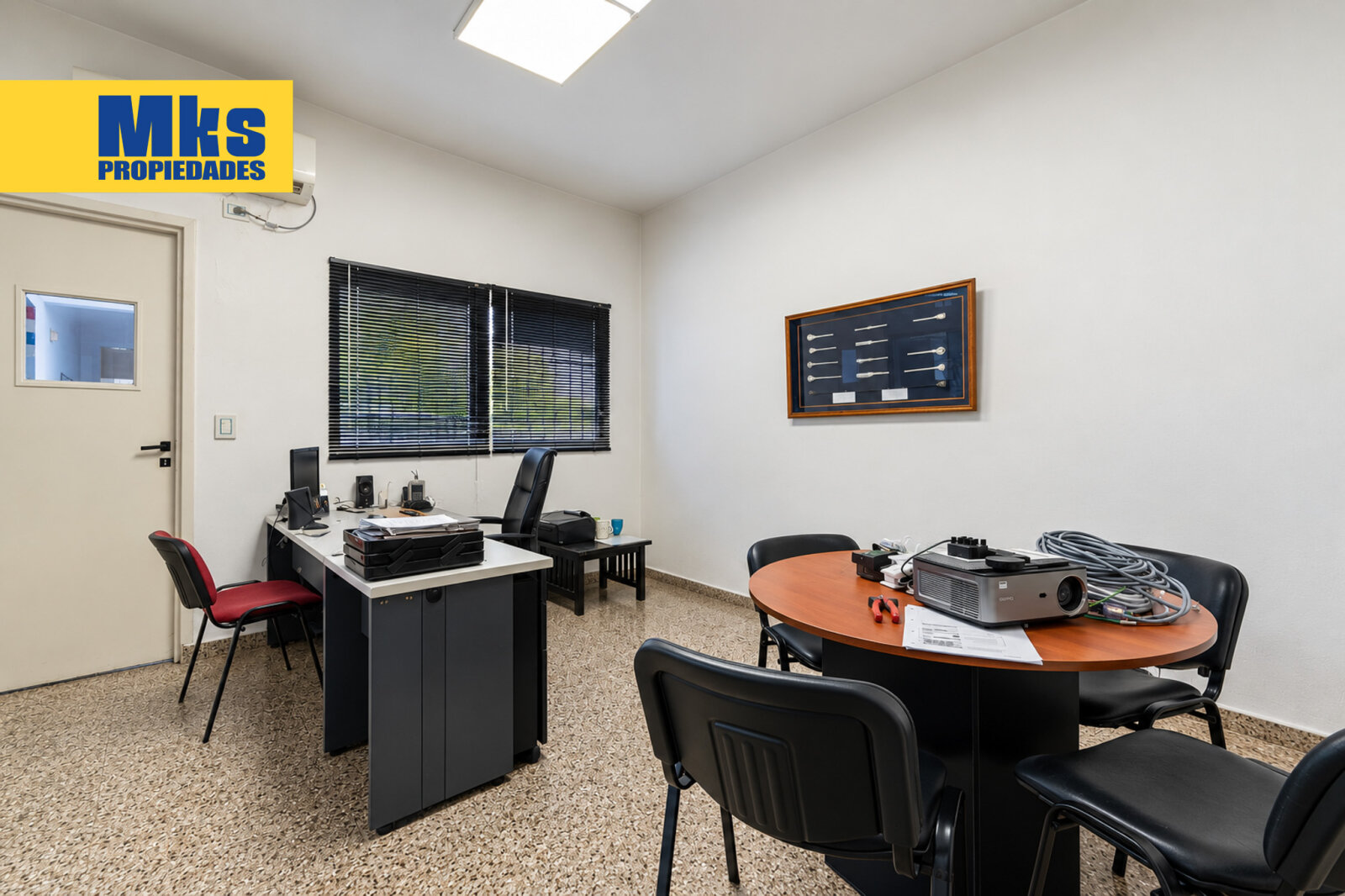 Venta. Galpon con oficinas y estacionamientos. Pompeya. - 29