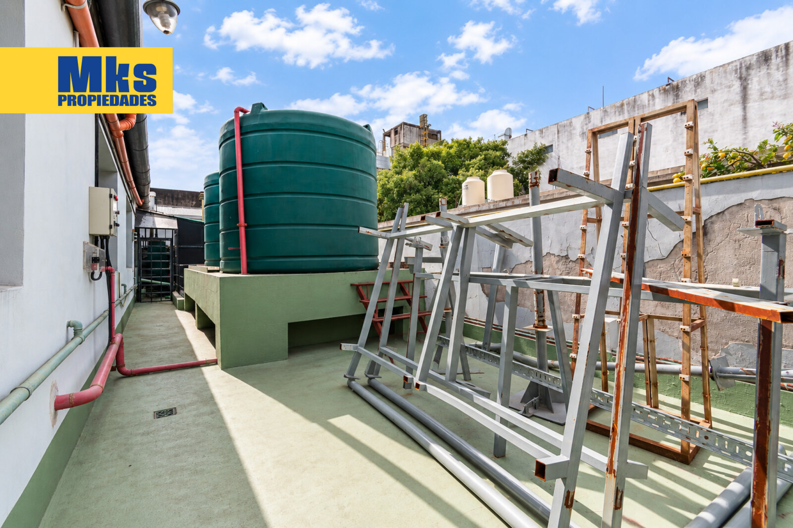 Venta. Galpon con oficinas y estacionamientos. Pompeya. - 39