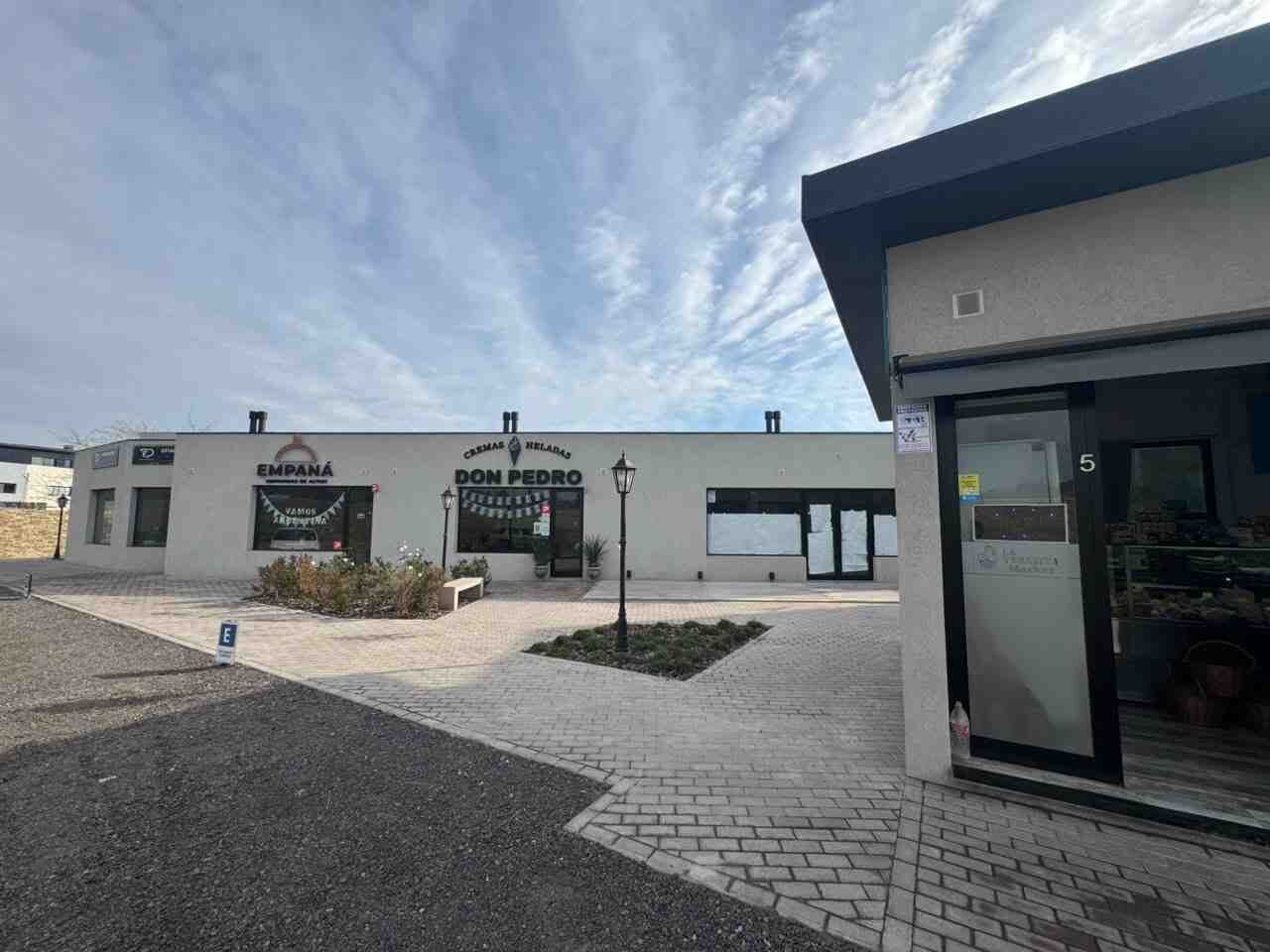 Local comercial en alquiler - Pilar - 2