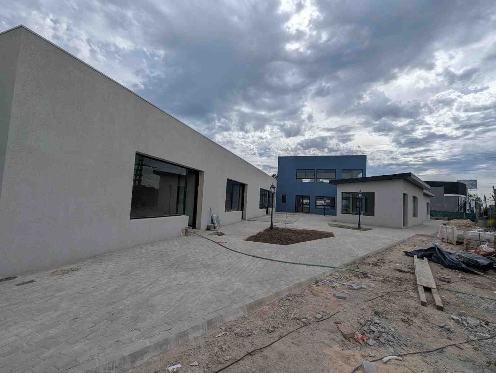 Local comercial en alquiler - Pilar - 11