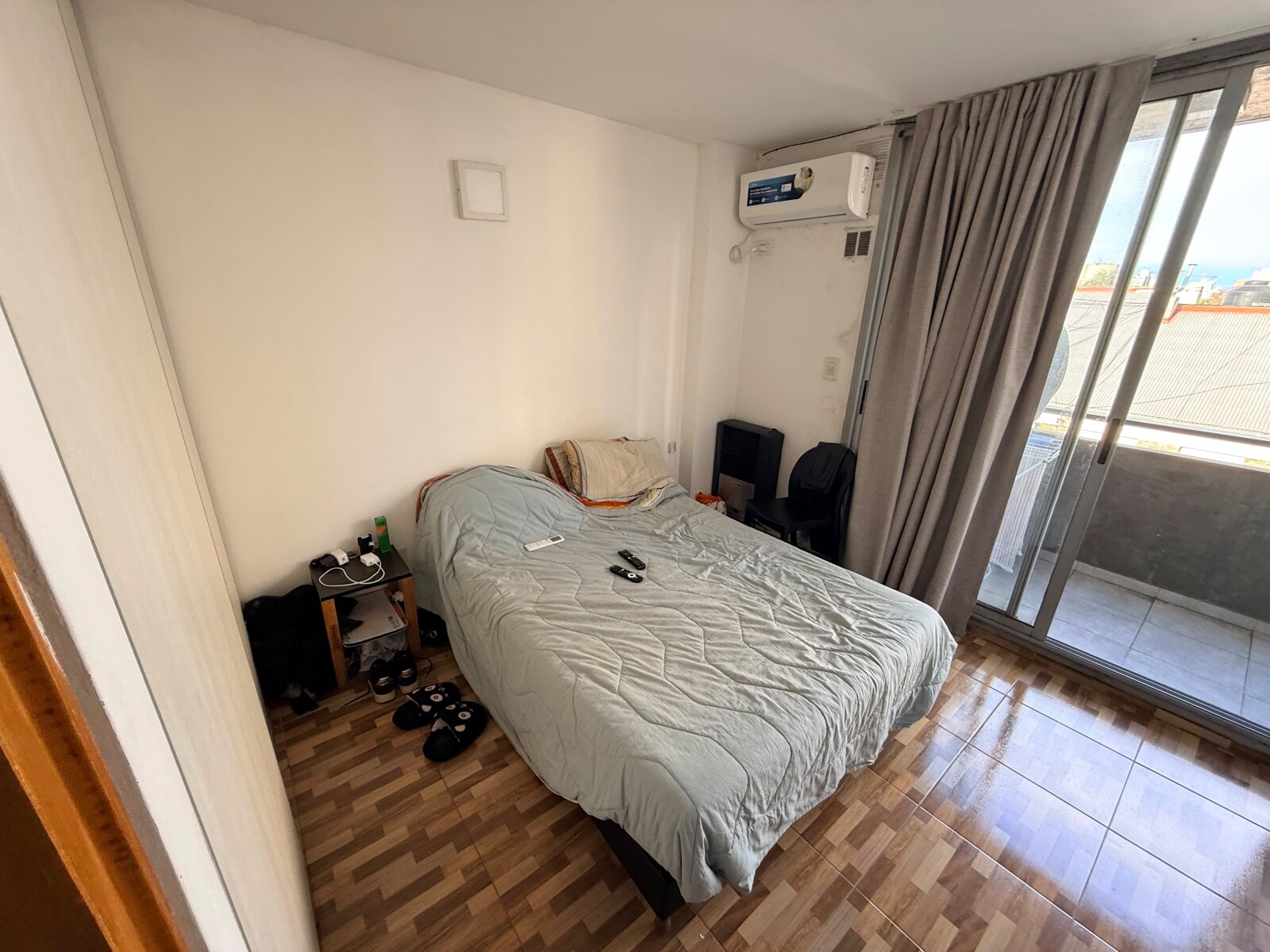 Depto 1 dormitorio al frente con balcón | Vera Mujica 630 | Zona Mercado del Patio — foto 5