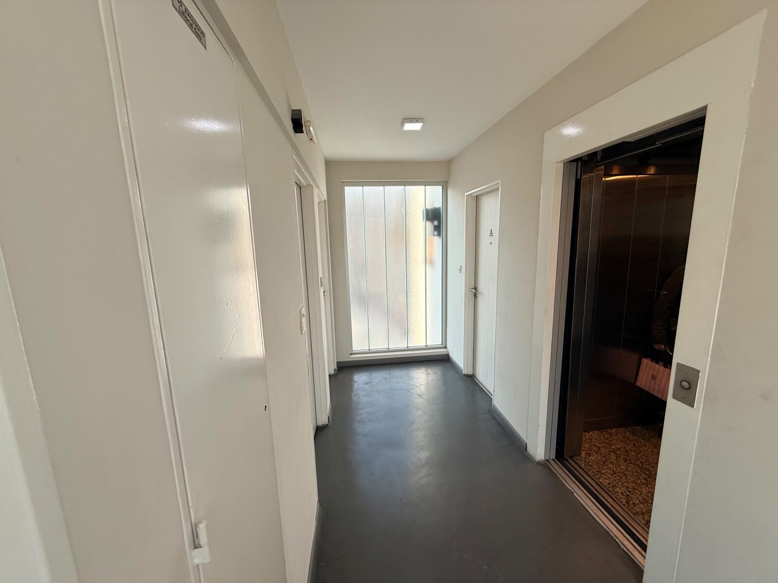 Depto 1 dormitorio al frente con balcón | Vera Mujica 630 | Zona Mercado del Patio — foto 15