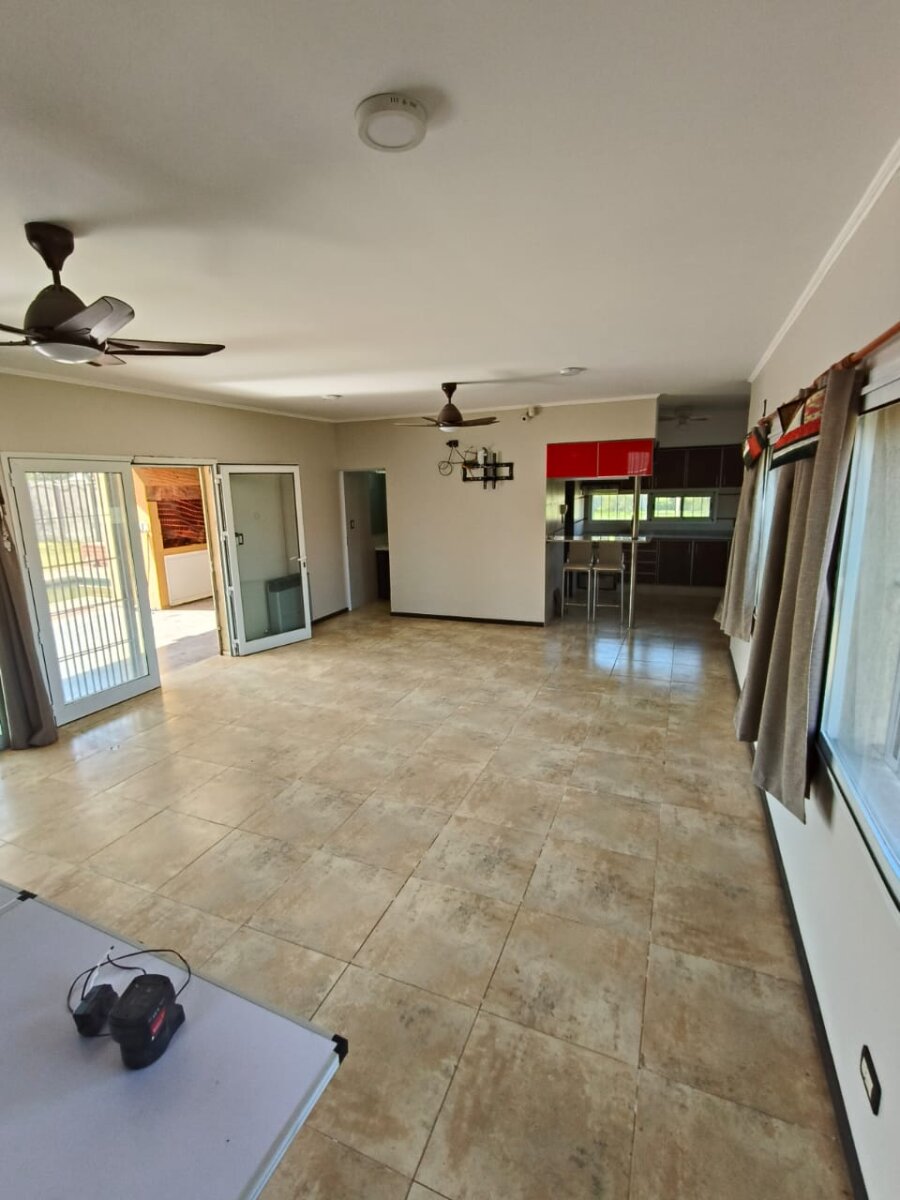 Casa tres dormitorios en Timbúes, barrio Las Quintas - 10