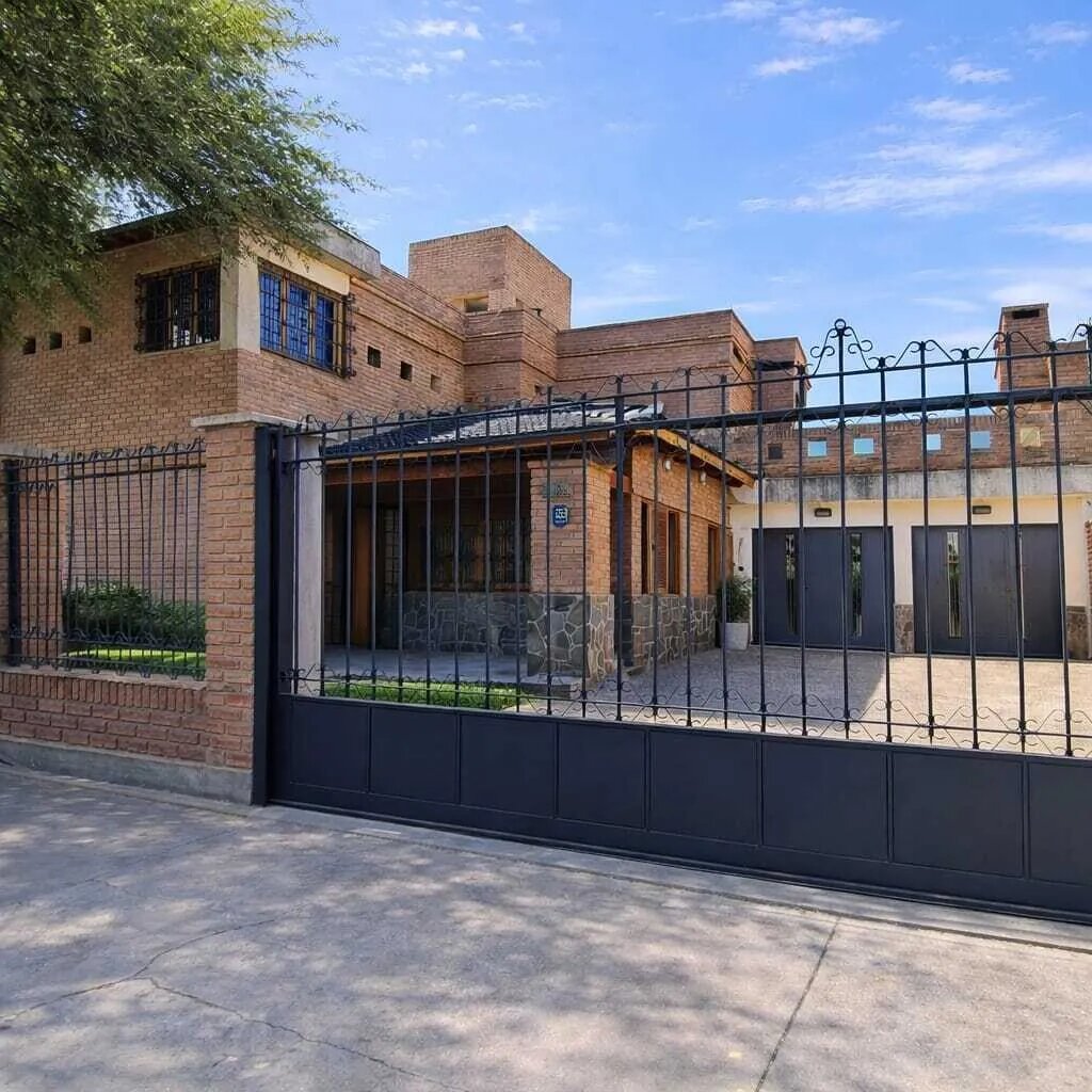 Casa Chalet  En Venta En Córdoba, Córdoba, Argentina