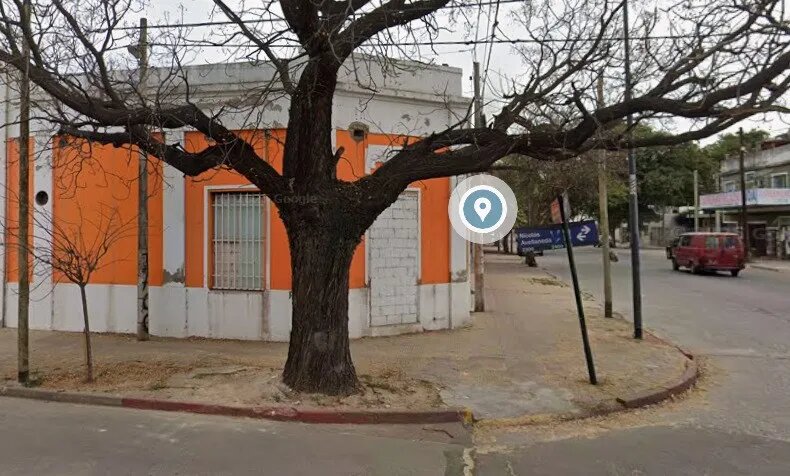 CASA ESQUINA A RECICLAR  C/ 2 LOCALES Y DPTO INDEPENDIENTE B°ALTA CBA - Imagen 3