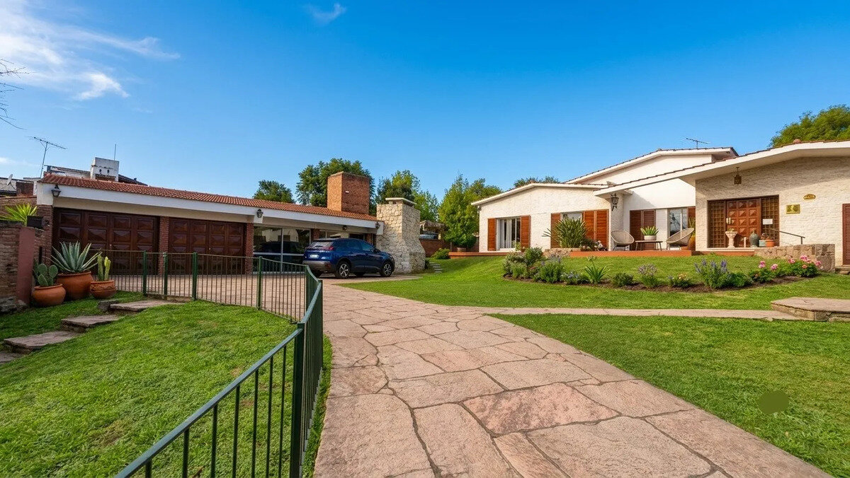 Casa Chalet  En Venta En Unquillo, Colón, Córdoba