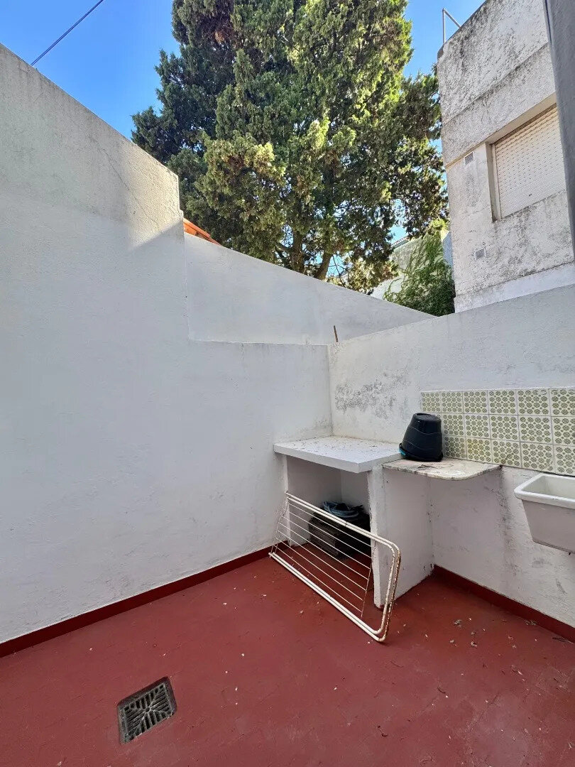 Departamento 2 Ambientes Con Cochera Y Patio - 9