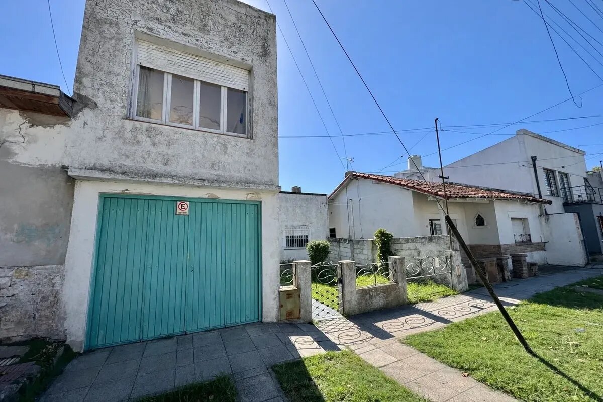 Casa 3 Ambientes Con Departamento Arriba — foto 2