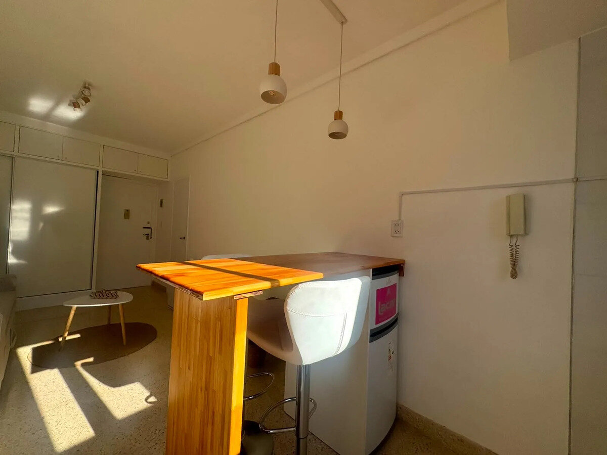 Monoambiente Al Frente En Venta - 5