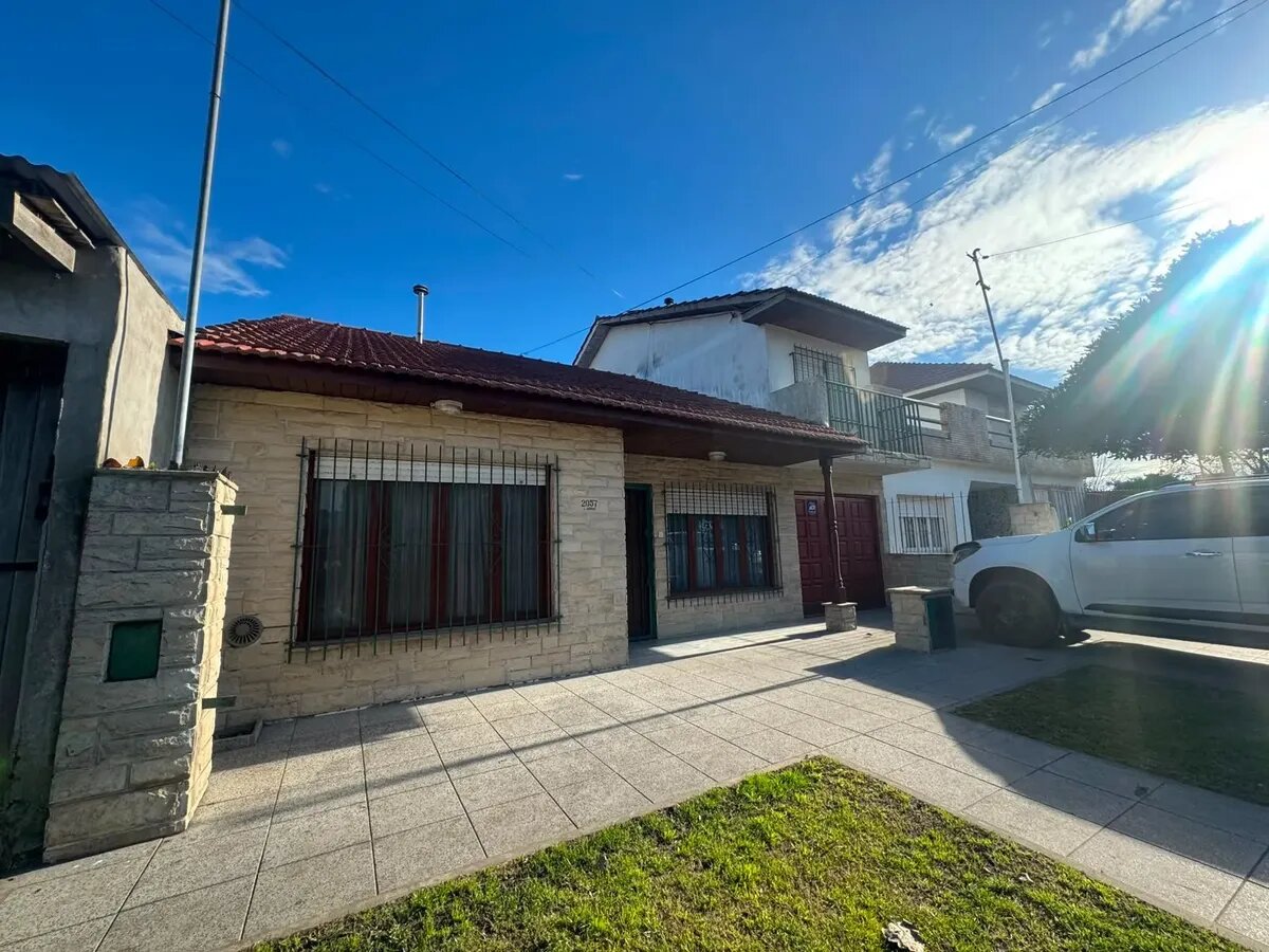 Casa 5 Ambientes En Venta — foto 2