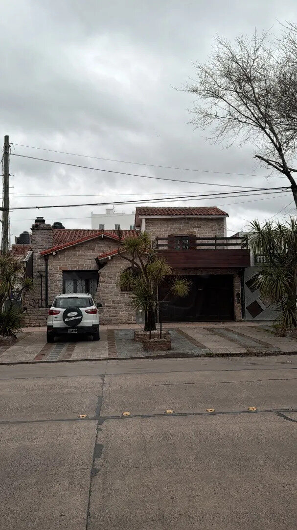 Casa 4 Amb Sobre Avenida Libertad - 3