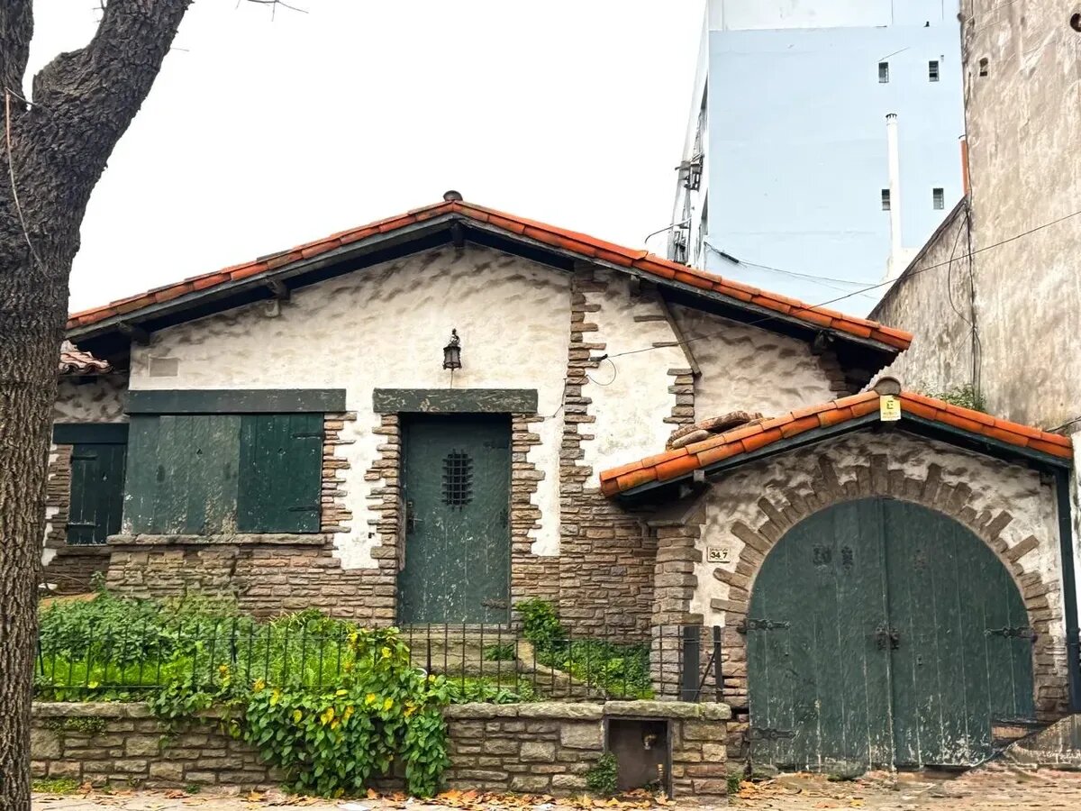 Lote Con Casa A Demoler - 4