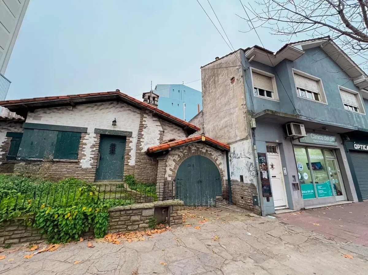 Lote Con Casa A Demoler - 3